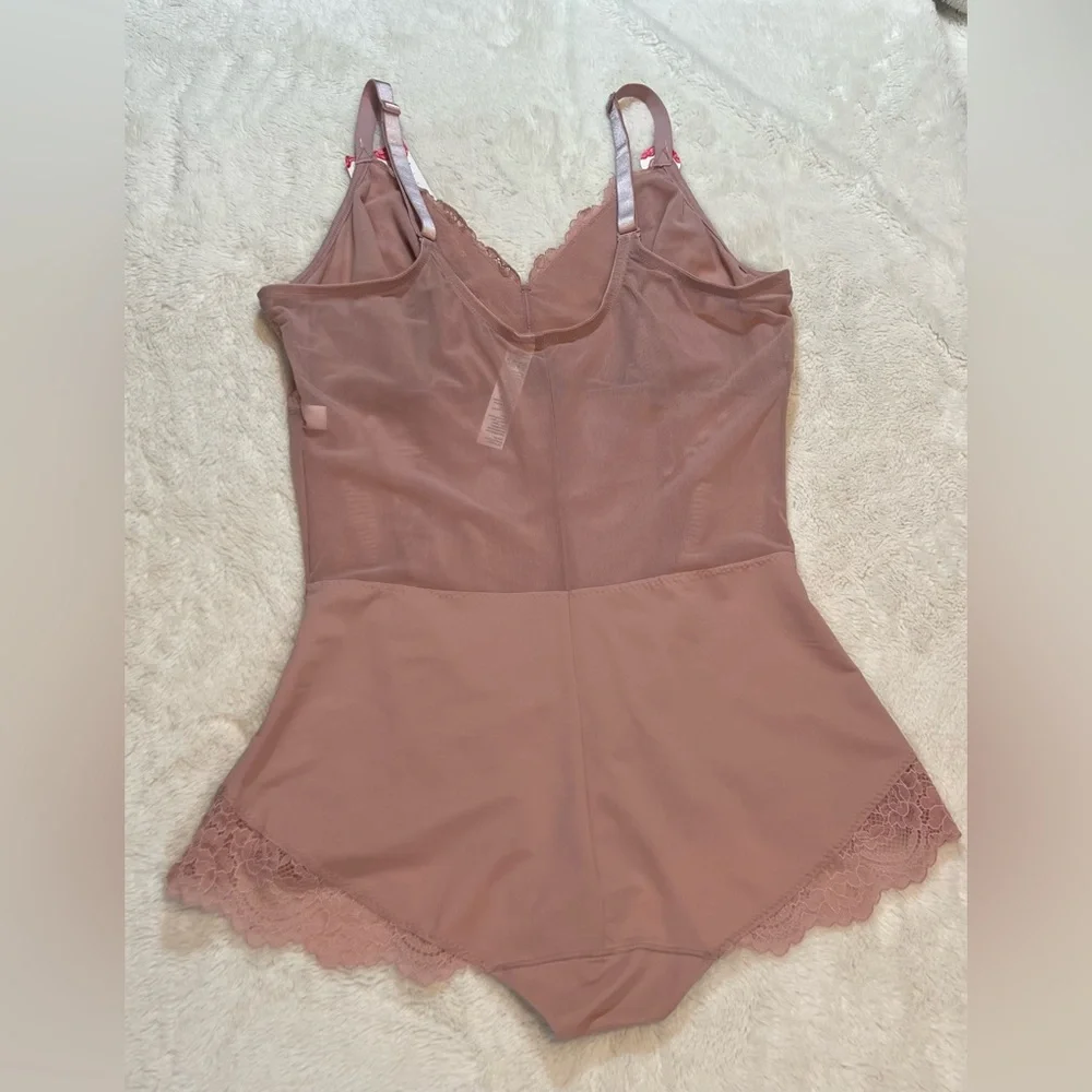 Red Hot Spanx Blush Nude Lace Panty Body Suit Size 2XL - Picture 12 of 13